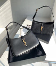 Load image into Gallery viewer, Hobo