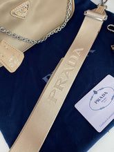 Load image into Gallery viewer, Re-Edition Pochette