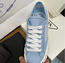 Load image into Gallery viewer, Gabardine Sneakers