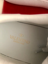 Load image into Gallery viewer, Rockstud Untitled