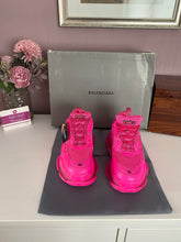 Load image into Gallery viewer, Triple S Clear Sole Colours