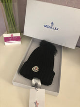 Load image into Gallery viewer, Fur Pom Hat