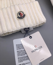 Load image into Gallery viewer, Fur Pom Hat