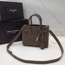Load image into Gallery viewer, Sac De Jour Grained Leather