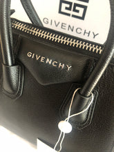 Load image into Gallery viewer, Antigona Grained Leather