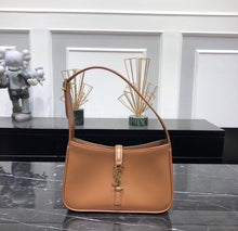 Load image into Gallery viewer, Hobo