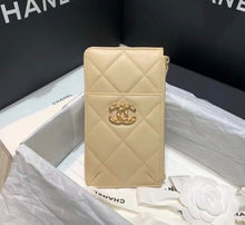 Load image into Gallery viewer, Lambskin Phone Card Purse