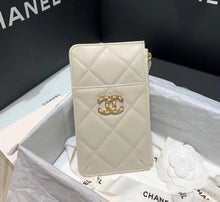 Load image into Gallery viewer, Lambskin Phone Card Purse