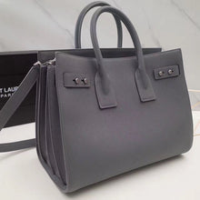 Load image into Gallery viewer, Sac De Jour Grained Leather