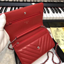 Load image into Gallery viewer, Chevron Lambskin Woc