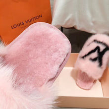 Load image into Gallery viewer, Homey Fur Slippers