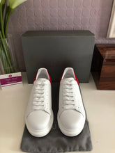 Load image into Gallery viewer, Oversized Sneaker Suede Ladies