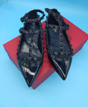 Load image into Gallery viewer, Rockstud Ballerina Flats