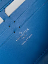 Load image into Gallery viewer, Iris Wallet