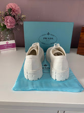 Load image into Gallery viewer, Gabardine Sneakers