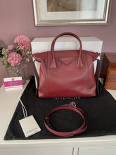 Load image into Gallery viewer, Antigona Soft Leather