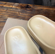 Load image into Gallery viewer, Slides