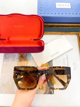 Load image into Gallery viewer, Logo Chain Sunglasses