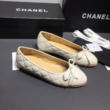 Load image into Gallery viewer, CC Quilted Pumps