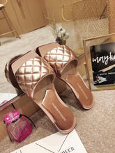 Load image into Gallery viewer, Padded Sandals