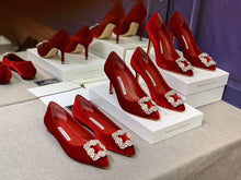 Load image into Gallery viewer, Hangisi Velvet Pumps