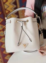 Load image into Gallery viewer, Leather Bucket Bag