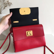 Load image into Gallery viewer, V Ring Shoulder Bag