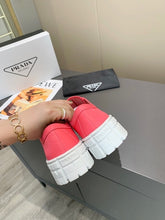 Load image into Gallery viewer, Gabardine Sneakers