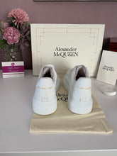 Load image into Gallery viewer, Oversized Sneaker Leather Ladies