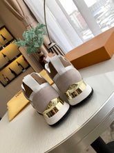 Load image into Gallery viewer, Runaway Sneaker