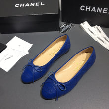 Load image into Gallery viewer, CC Quilted Pumps