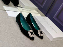 Load image into Gallery viewer, Hangisi Velvet Pumps