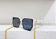 Load image into Gallery viewer, Logo Chain Sunglasses