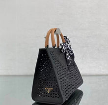 Load image into Gallery viewer, Cut Out Shopper