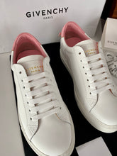 Load image into Gallery viewer, Reverse Sneaker