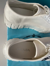Load image into Gallery viewer, Gabardine Sneakers