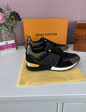 Load image into Gallery viewer, Runaway Sneaker