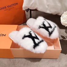 Load image into Gallery viewer, Homey Fur Slippers