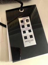 Load image into Gallery viewer, Fur Pom Hat