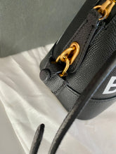 Load image into Gallery viewer, Ville