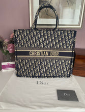 Load image into Gallery viewer, Book Tote Oblique