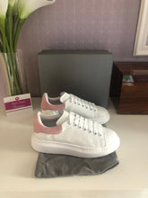 Load image into Gallery viewer, Oversized Sneaker Suede Ladies