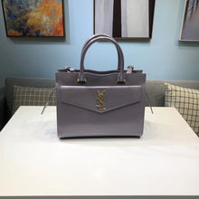 Load image into Gallery viewer, Uptown Medium Tote