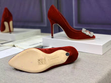 Load image into Gallery viewer, Hangisi Velvet Pumps