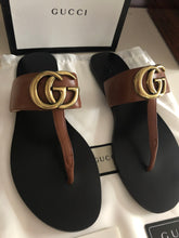 Load image into Gallery viewer, Leather Thong Sandals
