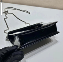 Load image into Gallery viewer, Logo Chain Bag