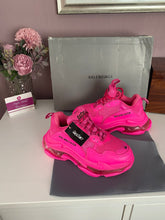 Load image into Gallery viewer, Triple S Clear Sole Colours