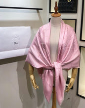 Load image into Gallery viewer, Silk Blend Shawl