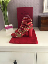 Load image into Gallery viewer, Rockstud Block Heel Sandals