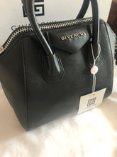 Load image into Gallery viewer, Antigona Grained Leather